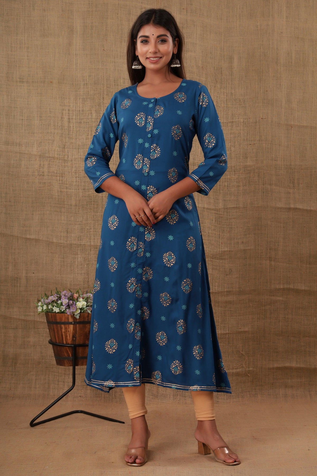 Kaajh Women's Blue Floral Print kurta | Grocsy