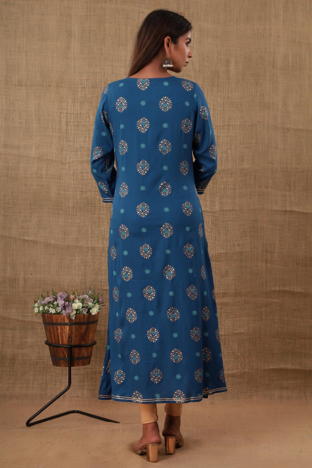 Kaajh Women's Blue Floral Print kurta | Grocsy
