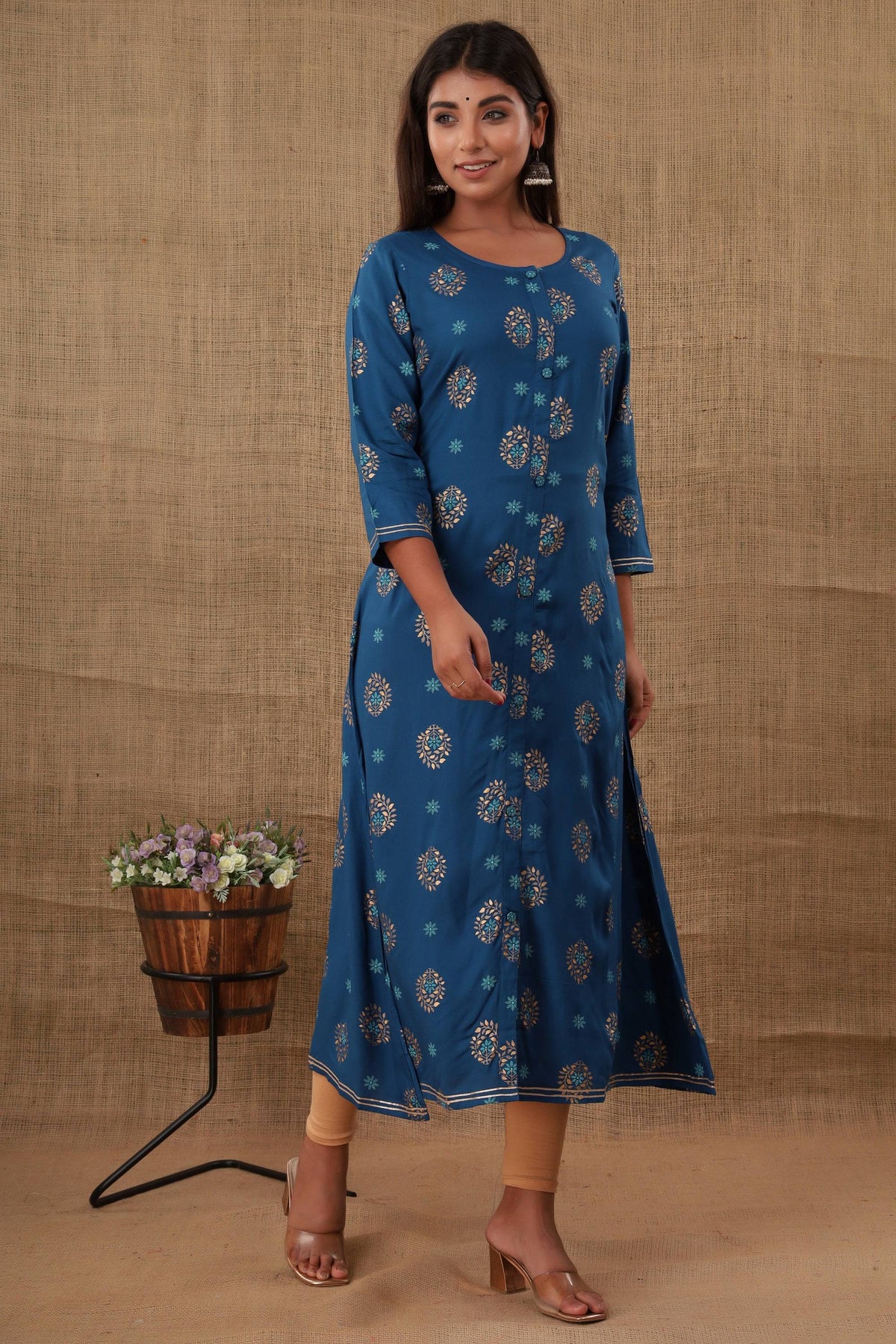 Kaajh Women's Blue Floral Print kurta | Grocsy