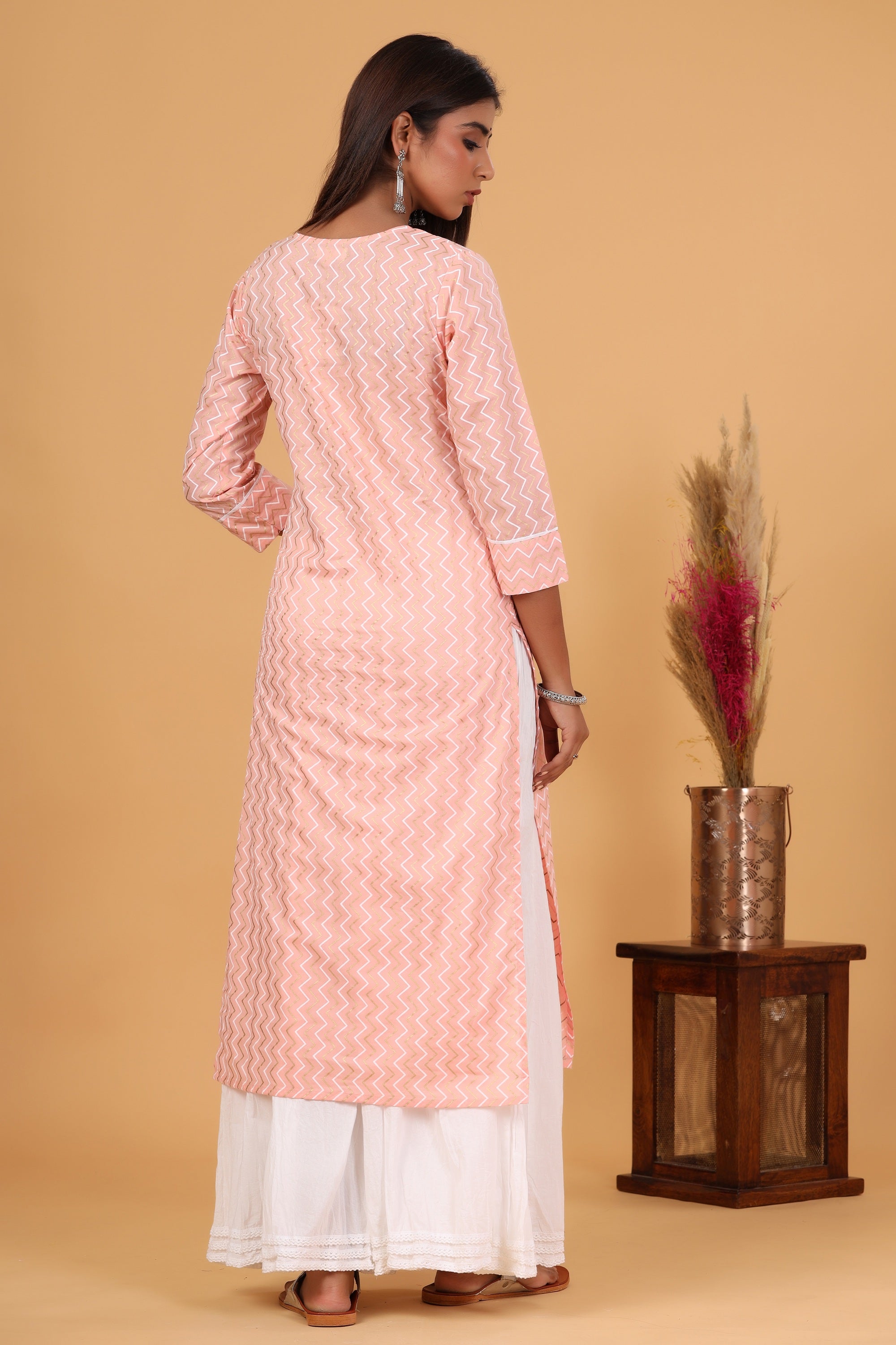 Kaajh Women's Pink Zigzag Print Kurta | Grocsy