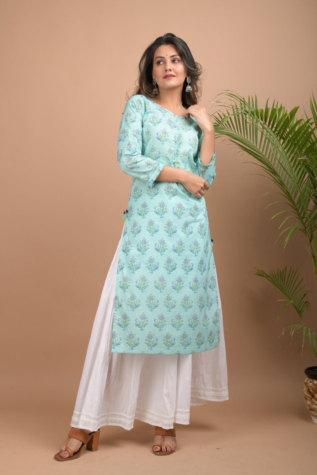 Kaajh Women's Sky Blue Floral Print kurta | Grocsy