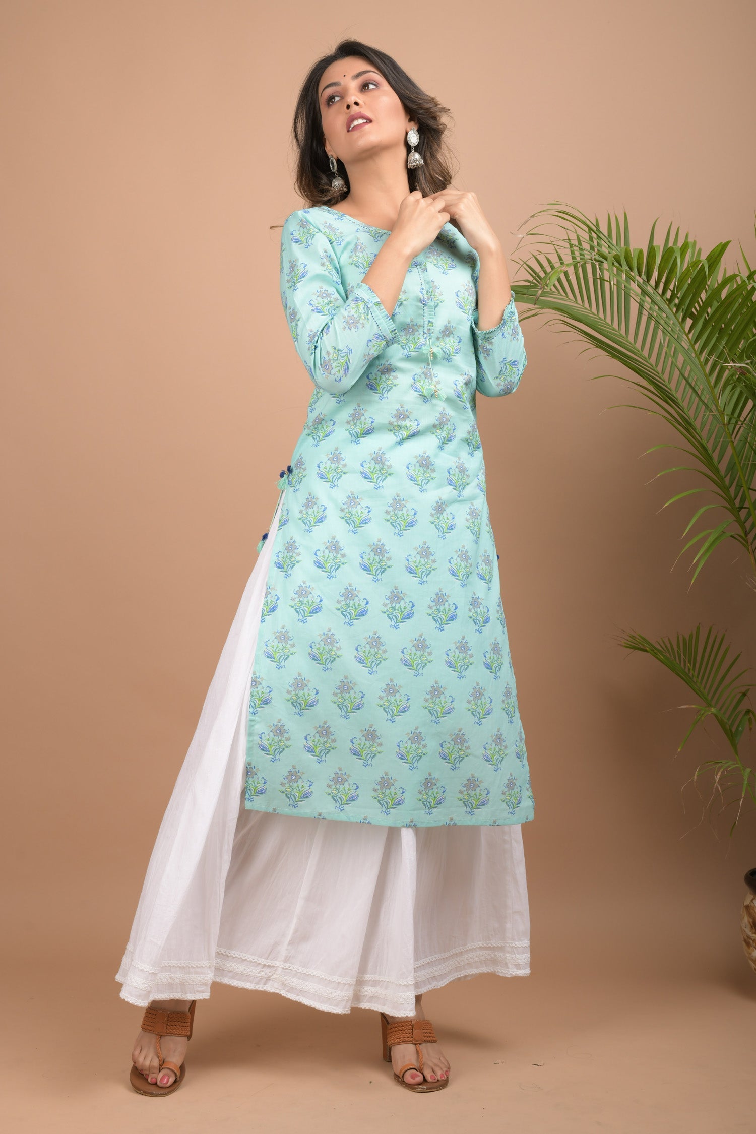 Kaajh Women's Sky Blue Floral Print kurta | Grocsy
