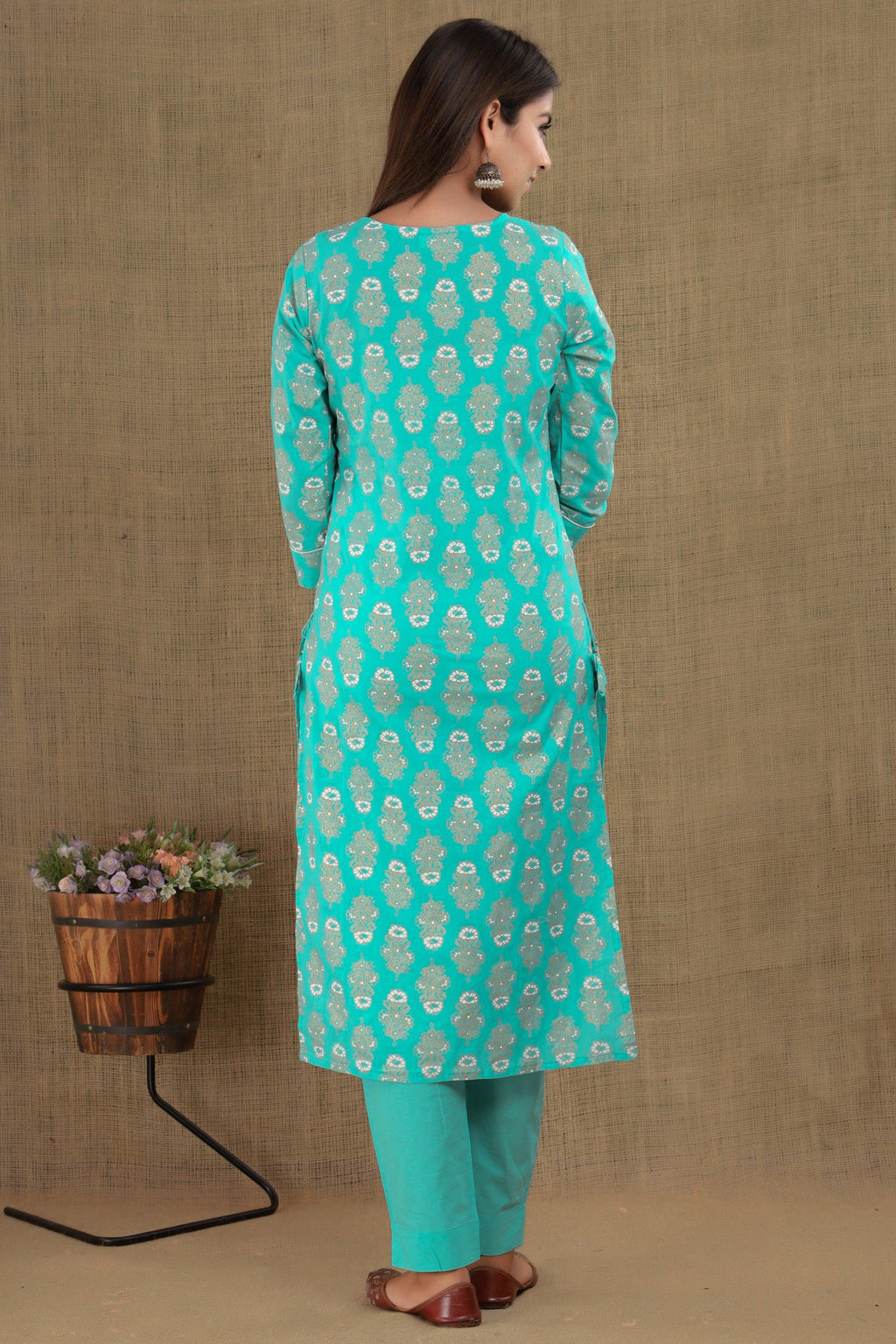 Kaajh Women's Green Floral Printed Suit Set | Grocsy