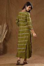 Kaajh Women's Green Embroidery Inner kurta | Grocsy
