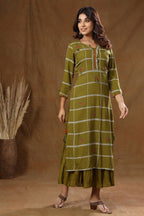 Kaajh Women's Green Embroidery Inner kurta | Grocsy
