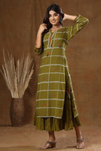Kaajh Women's Green Embroidery Inner kurta | Grocsy