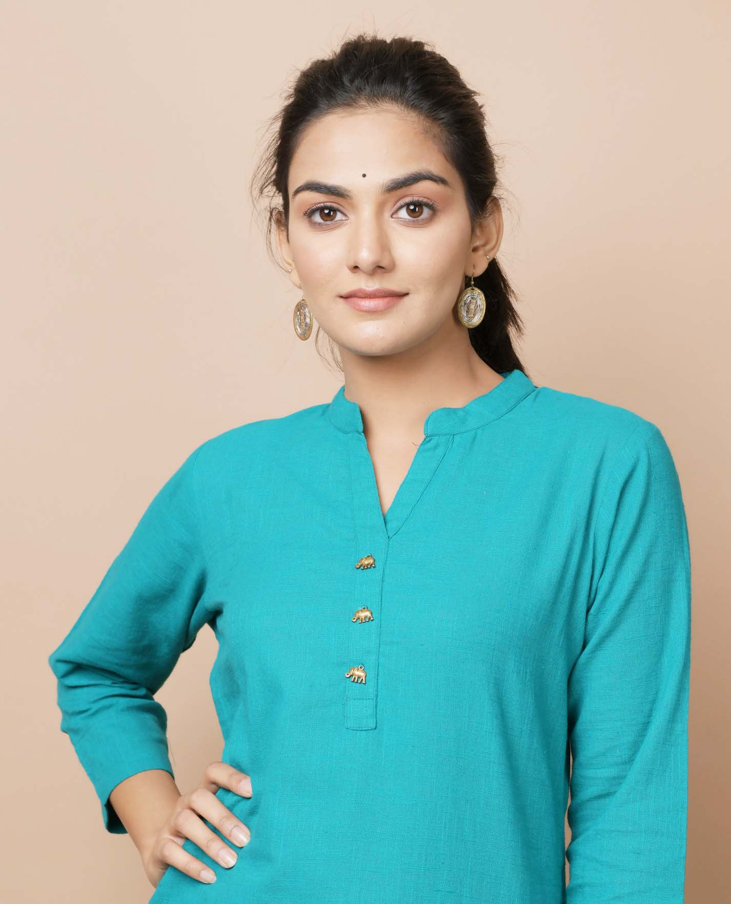 Kaajh Women's Teal Green Solid Cotton Kurta Pant Set | Grocsy
