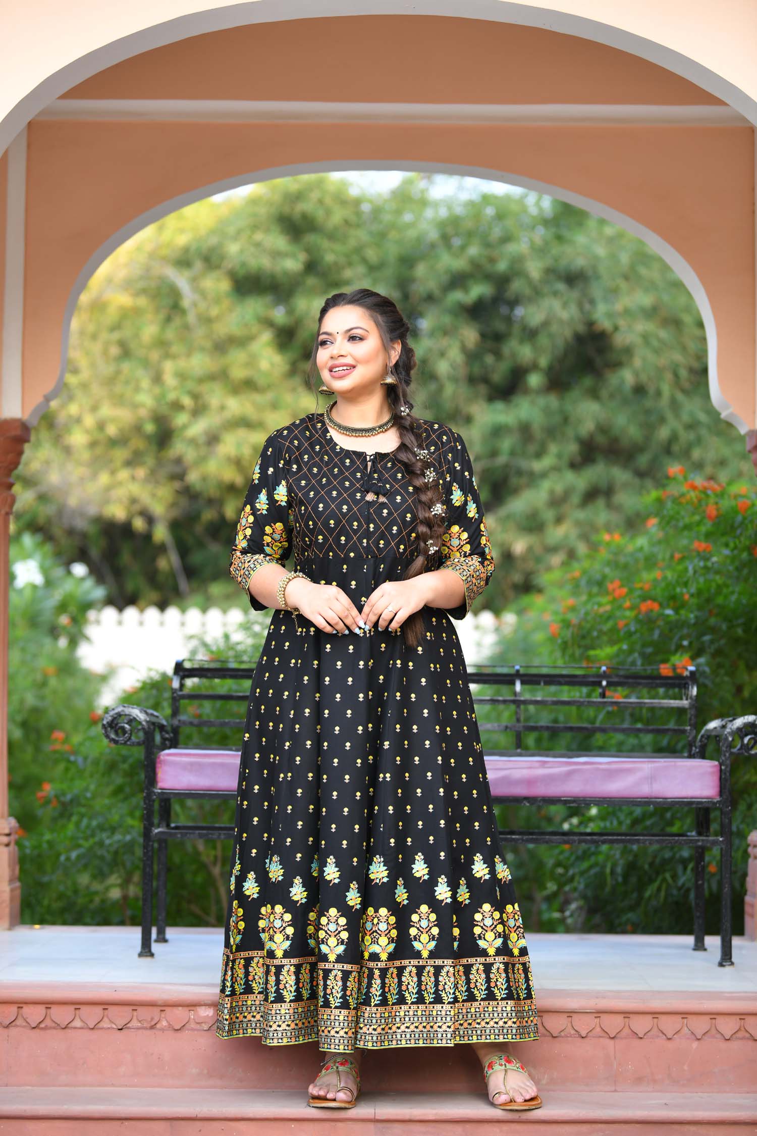 Kaajh Women's Black Gold Printed Ethnic Kurta | Grocsy