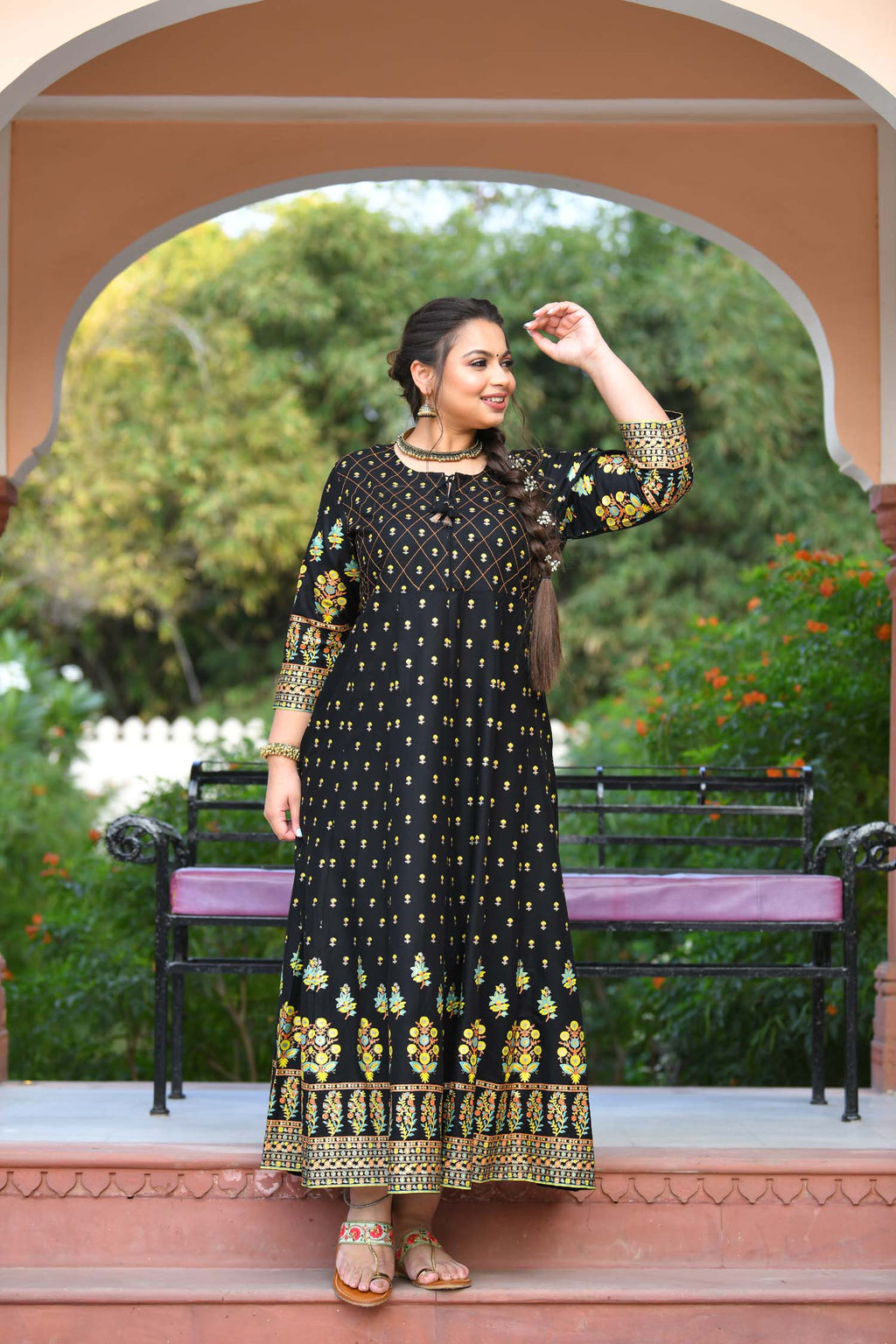 Kaajh Women's Black Gold Printed Ethnic Kurta | Grocsy