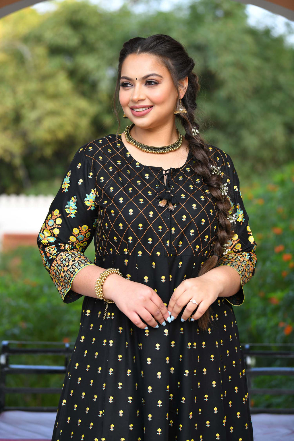 Kaajh Women's Black Gold Printed Ethnic Kurta | Grocsy
