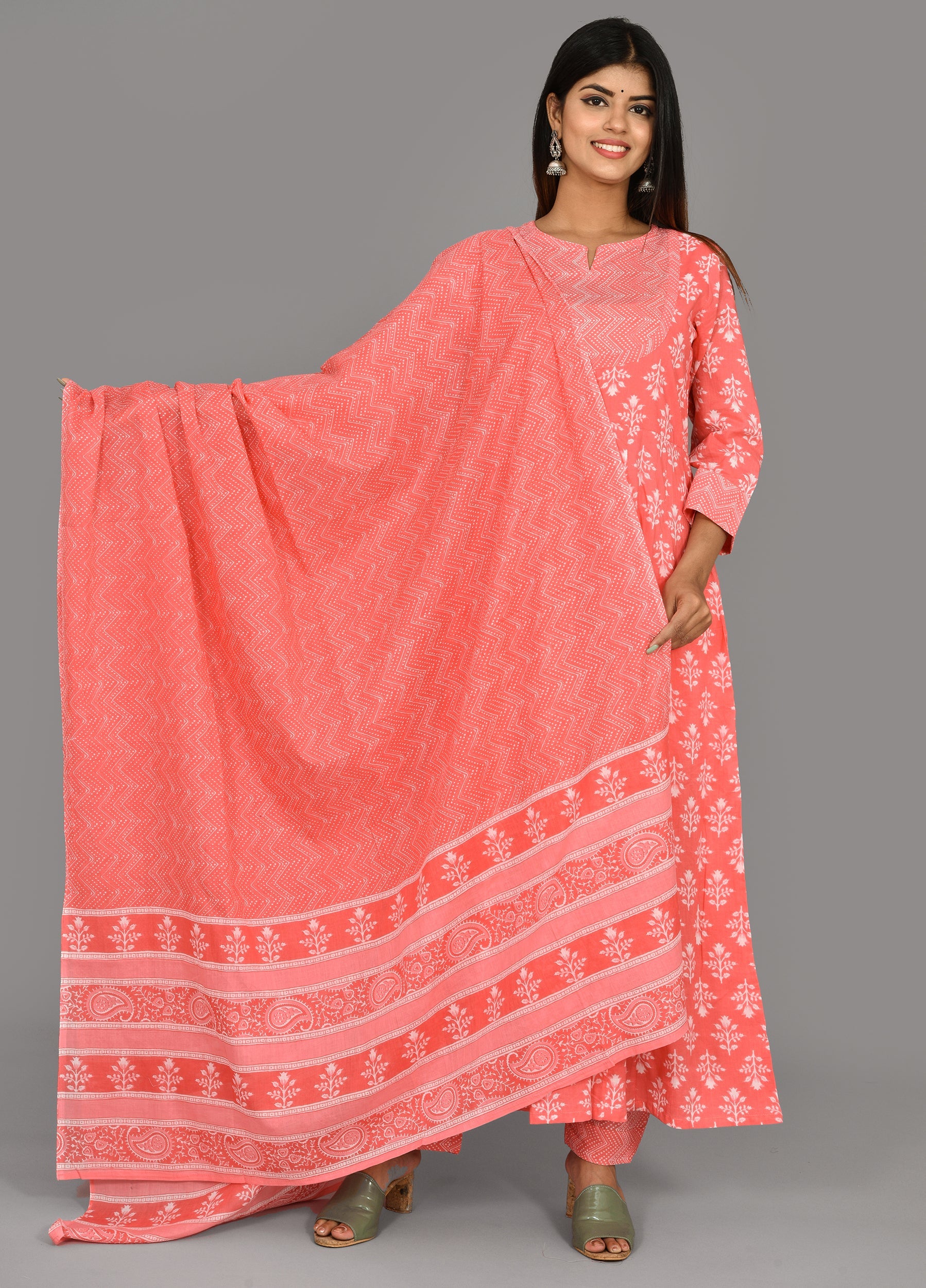 Kaajh Pink Suit Set In Floral Print For Women | Grocsy