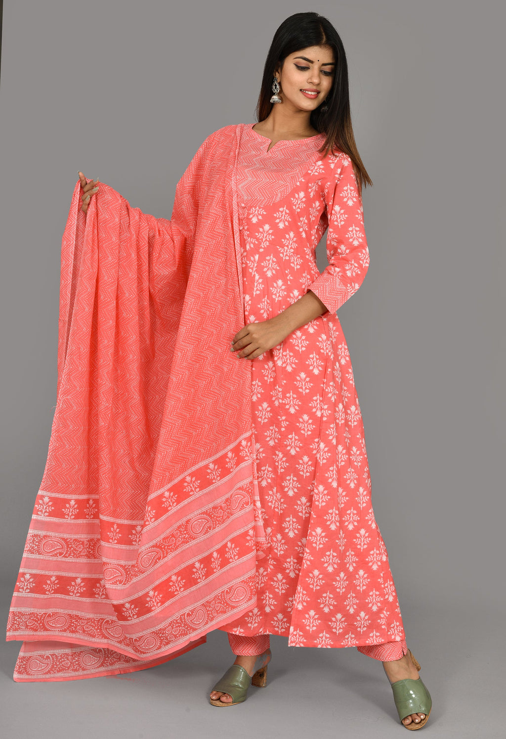 Kaajh Pink Suit Set In Floral Print For Women | Grocsy