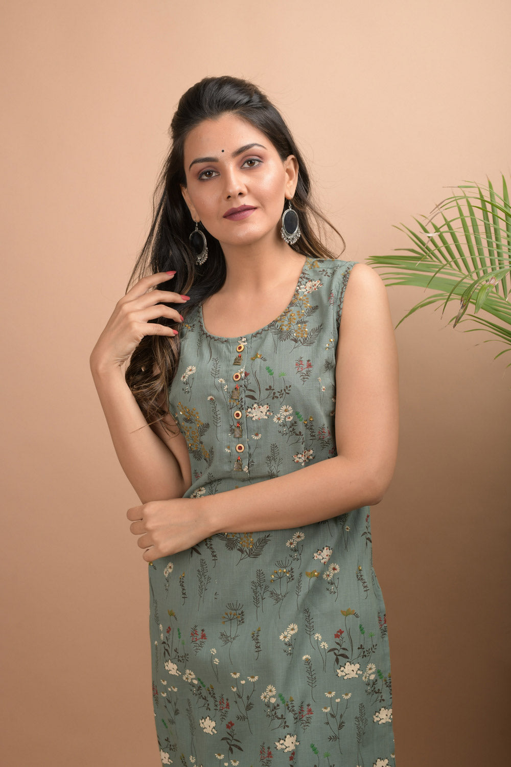 Kaajh Women's Green Sleeveless Printed Kurta Pant Set | Grocsy