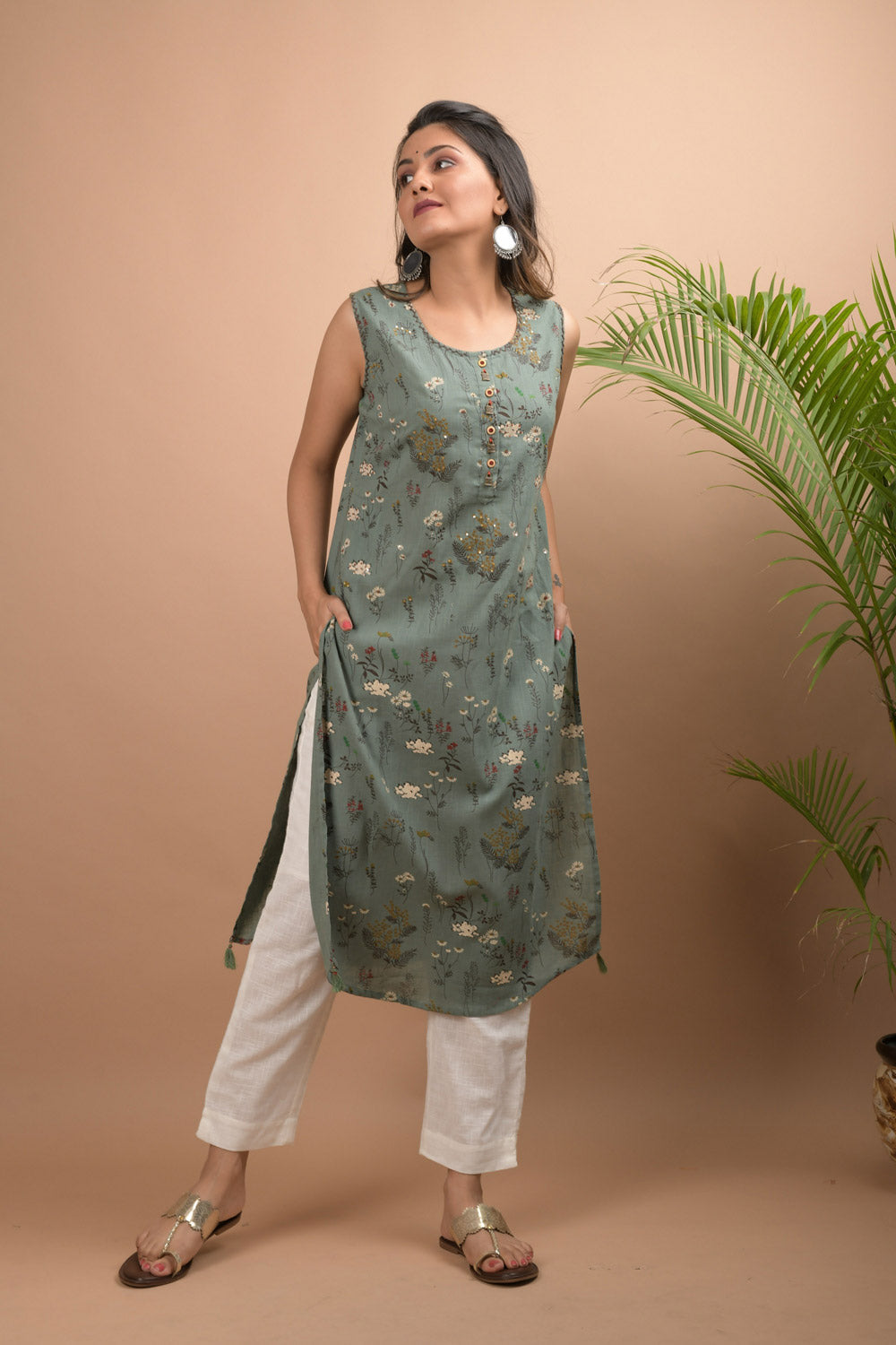 Kaajh Women's Green Sleeveless Printed Kurta Pant Set | Grocsy