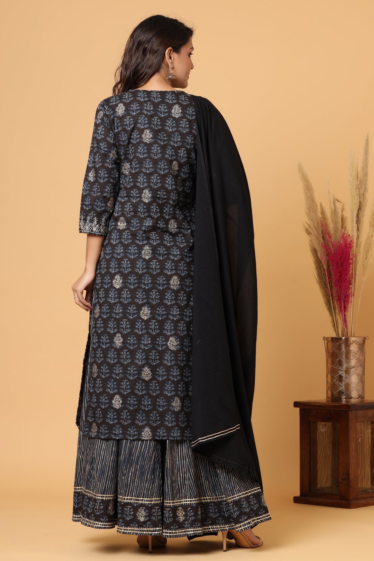 Kaajh Women's Black Zari Embroidery Printed Suit Set | Grocsy