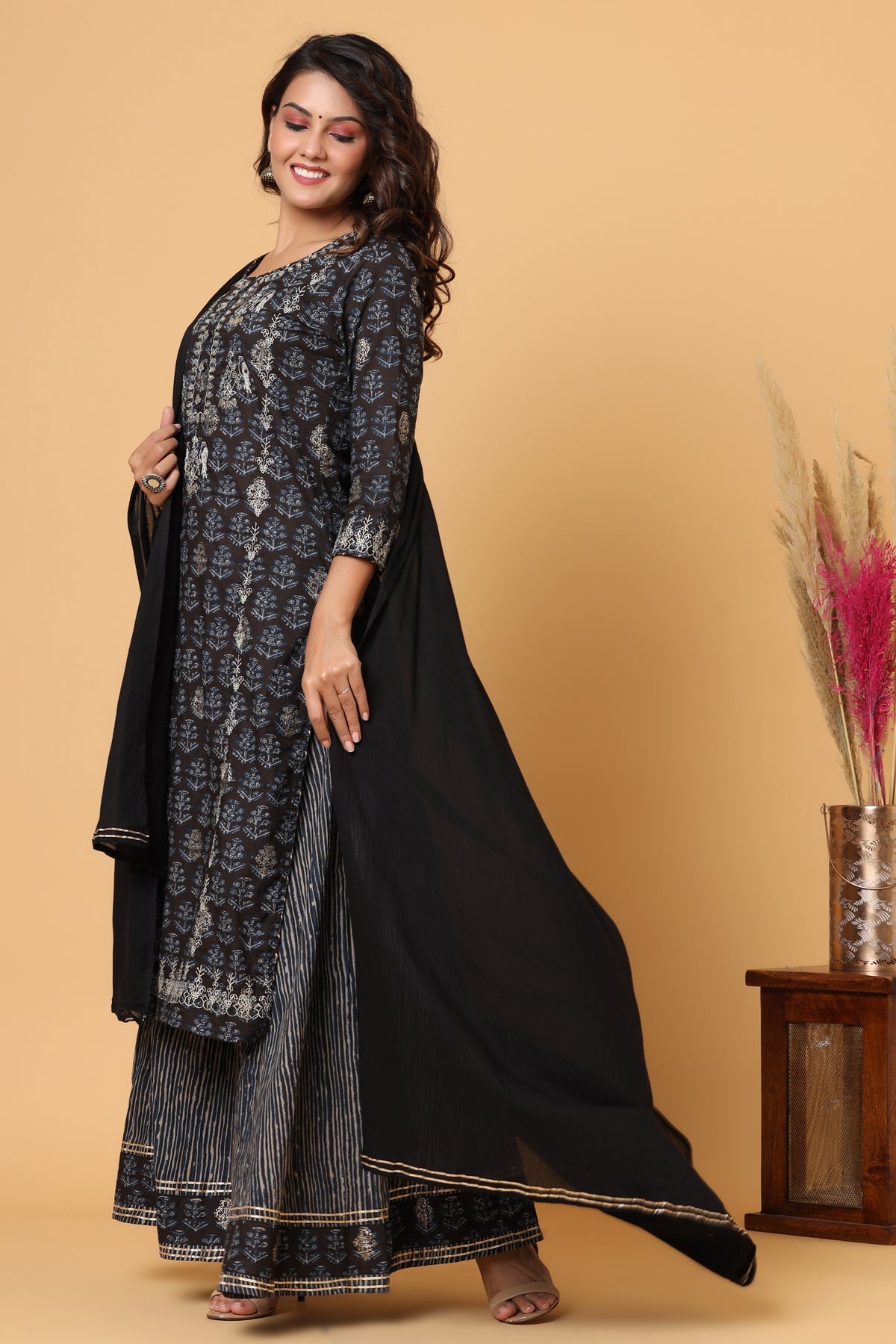 Kaajh Women's Black Zari Embroidery Printed Suit Set | Grocsy