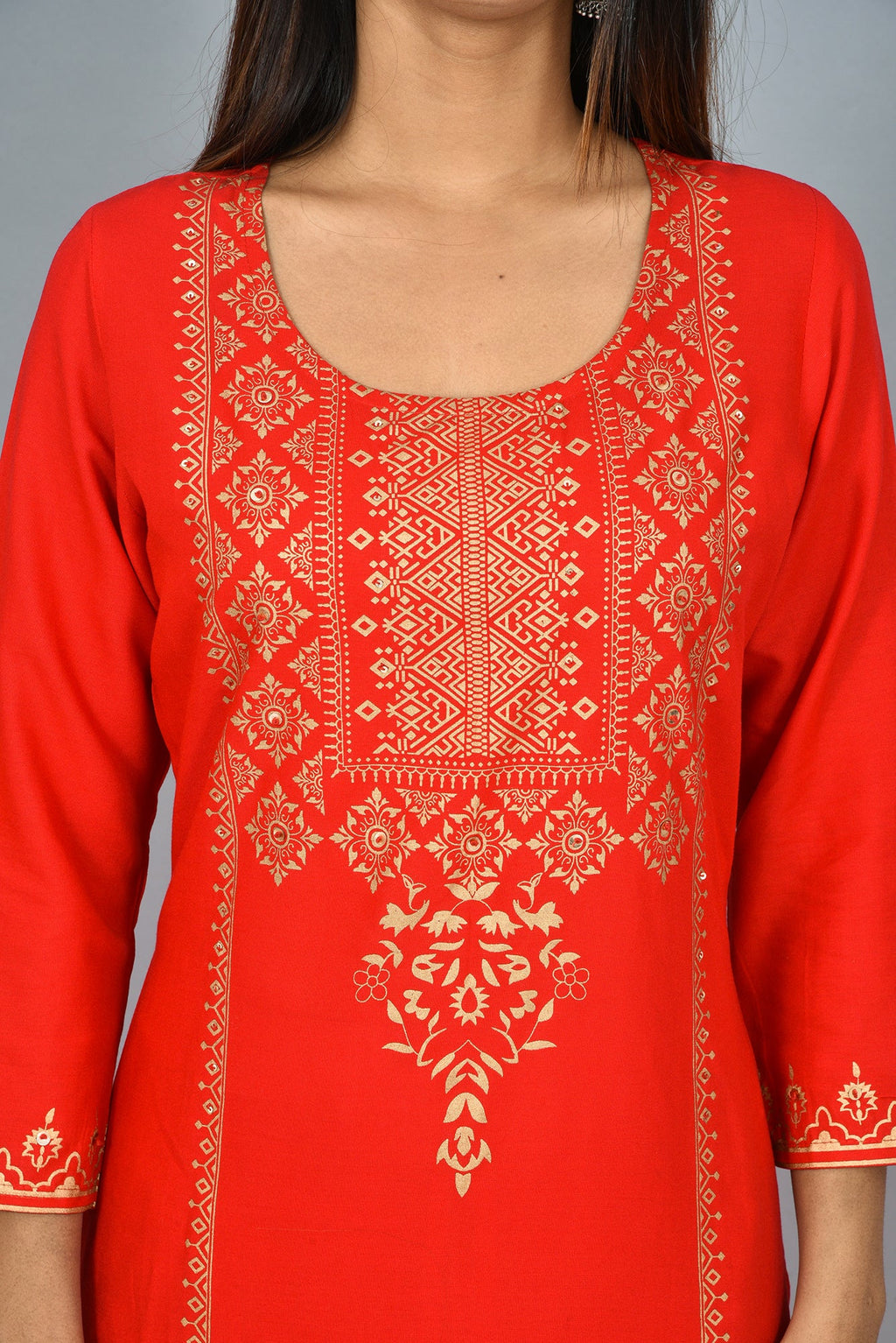 Kaajh Women's Red Gold Printed Kurta Pant Set | Grocsy