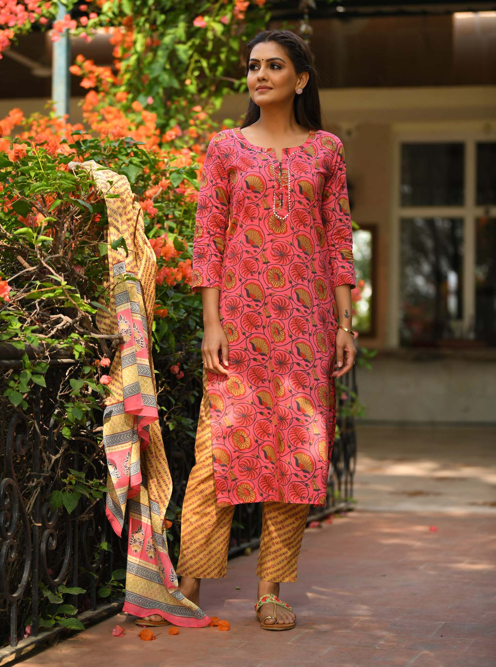 Kaajh Pink Floral Print Suit Set For Women | Grocsy
