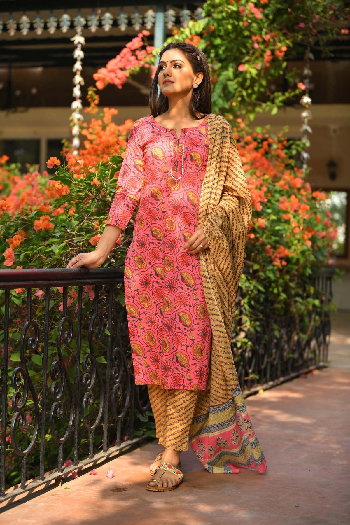 Kaajh Pink Floral Print Suit Set For Women | Grocsy