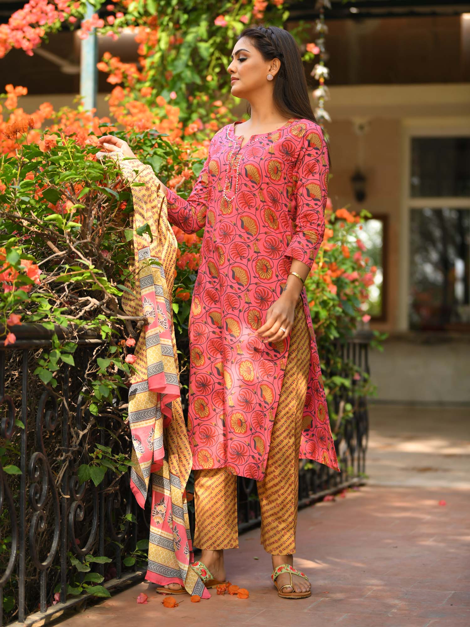 Kaajh Pink Floral Print Suit Set For Women | Grocsy
