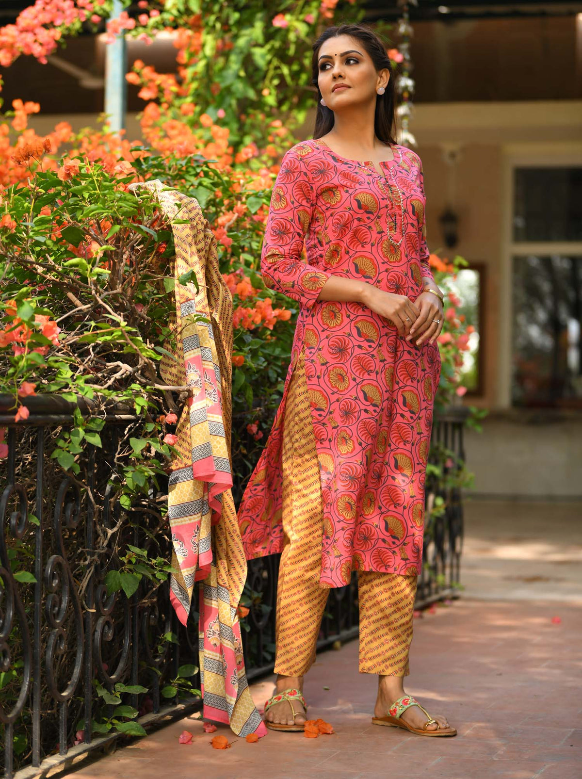 Kaajh Pink Floral Print Suit Set For Women | Grocsy