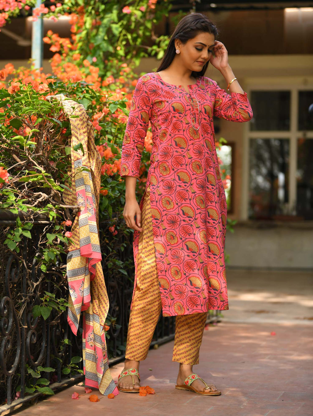 Kaajh Pink Floral Print Suit Set For Women | Grocsy