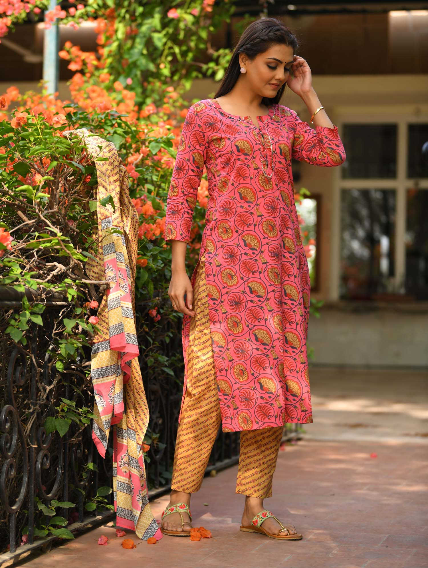 Kaajh Pink Floral Print Suit Set For Women | Grocsy