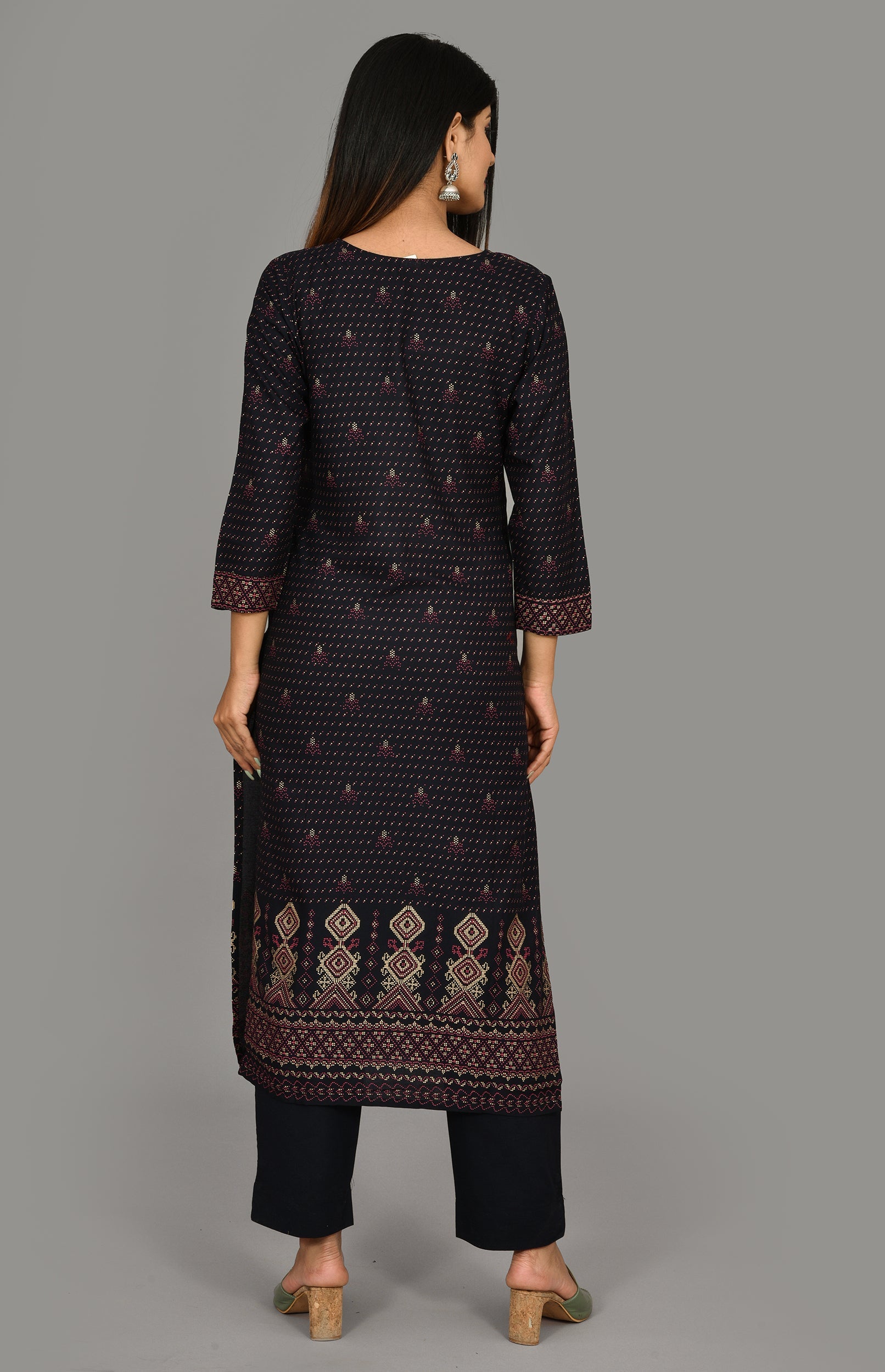 Kaajh Women's Blue Gold Printed Kurta Pant Set | Grocsy