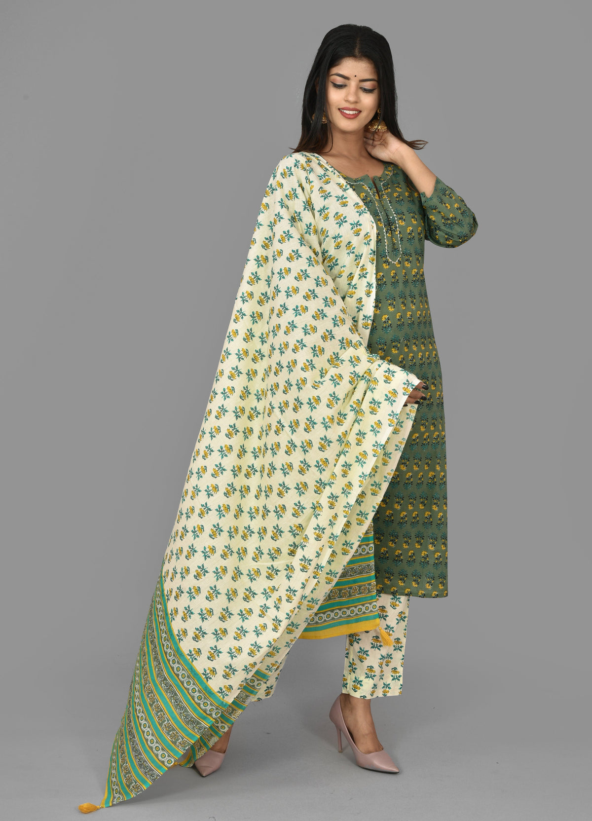 Kaajh Green Floral Print Cotton Suit Set For Women | Grocsy