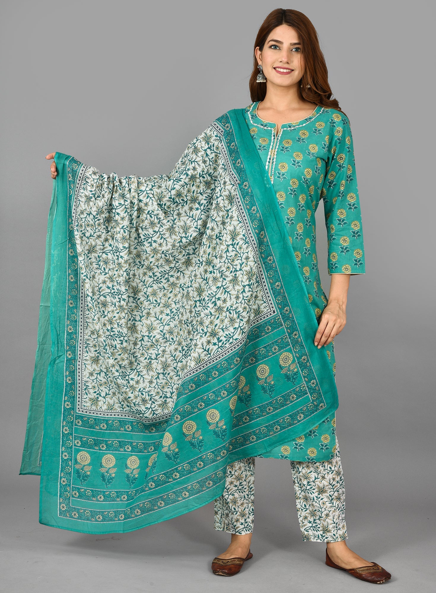 Kaajh Women's Green Floral Print Cotton Suit Set | Grocsy