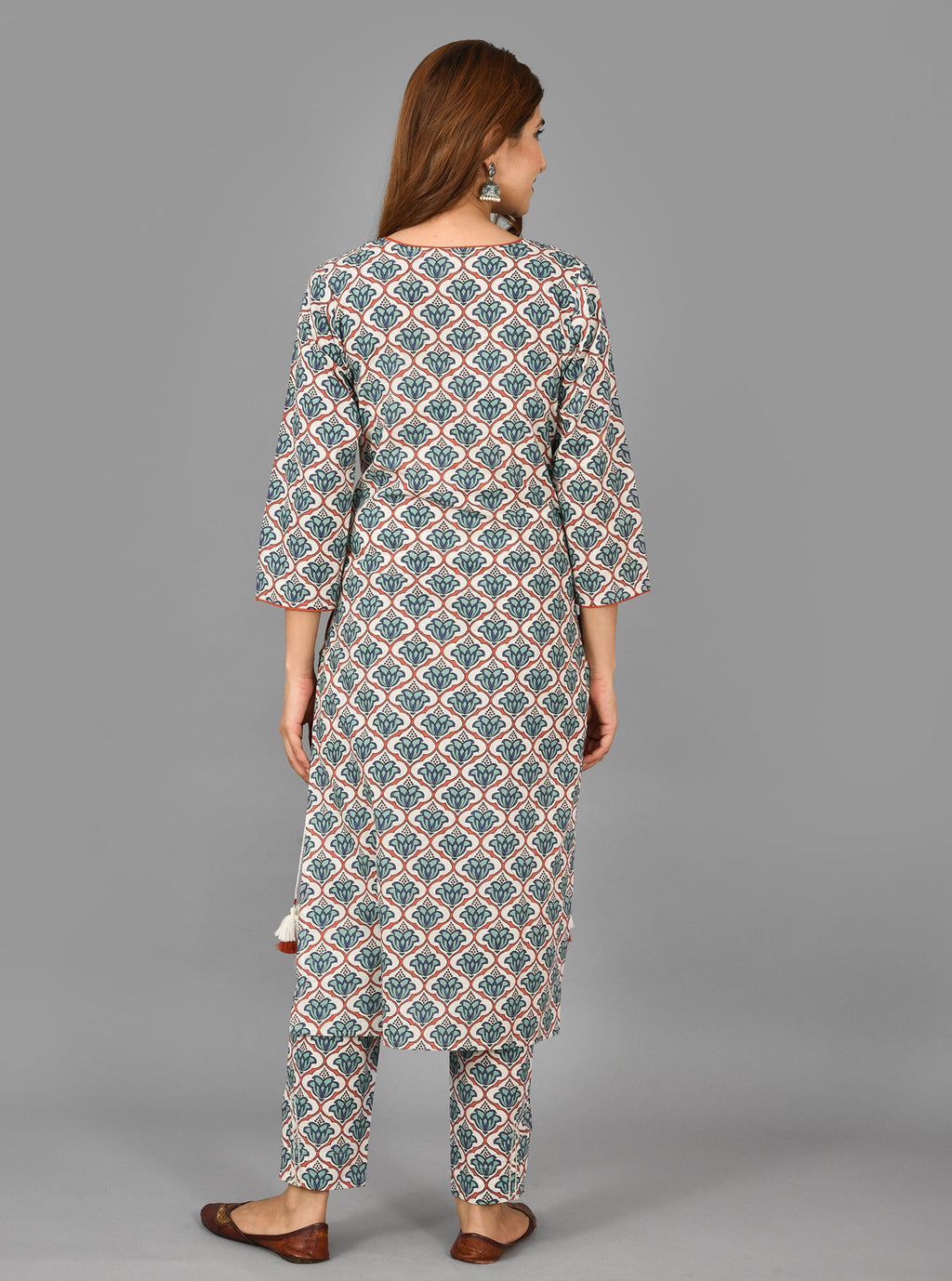 Kaajh Women's Green Floral Printet Cotton Suit Set | Grocsy