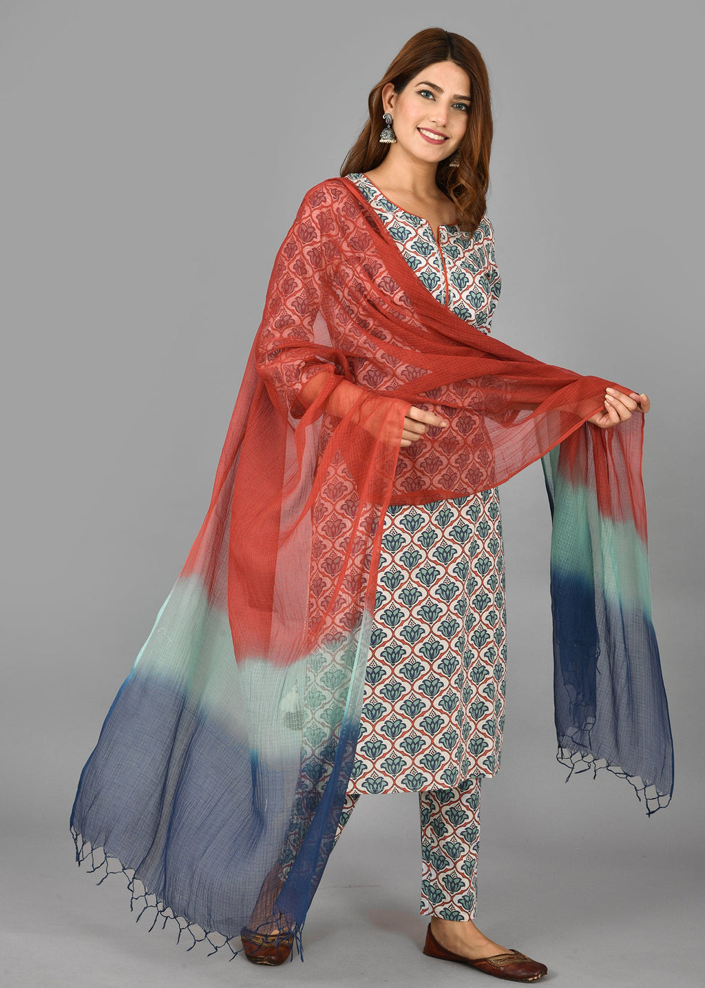 Kaajh Women's Green Floral Printet Cotton Suit Set | Grocsy