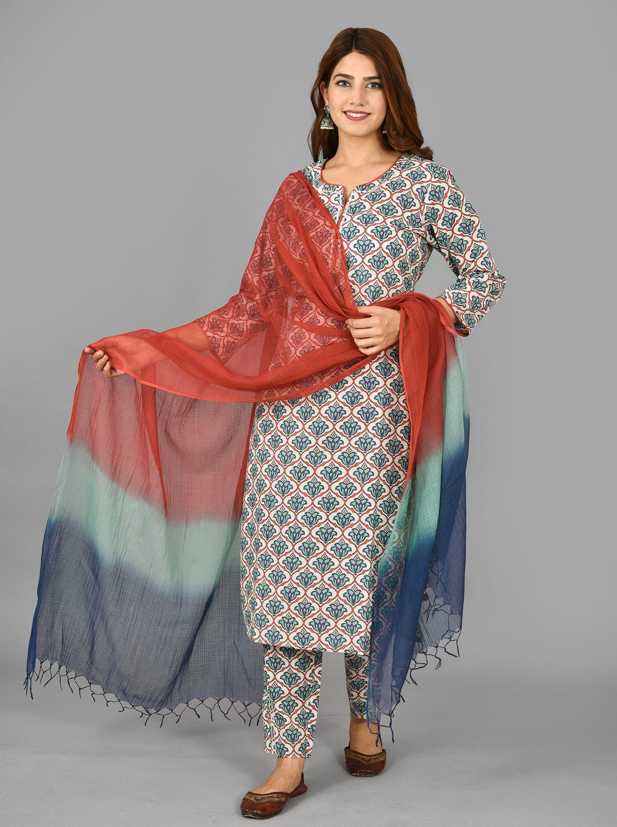 Kaajh Women's Green Floral Printet Cotton Suit Set | Grocsy