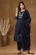 Kaajh Women's Blue Bandhej Embroidery Suit Set | Grocsy