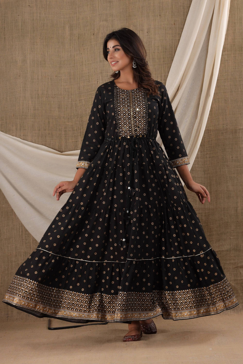 Kaajh Women's Black Mirror Embroidery Ethnic Kurta | Grocsy