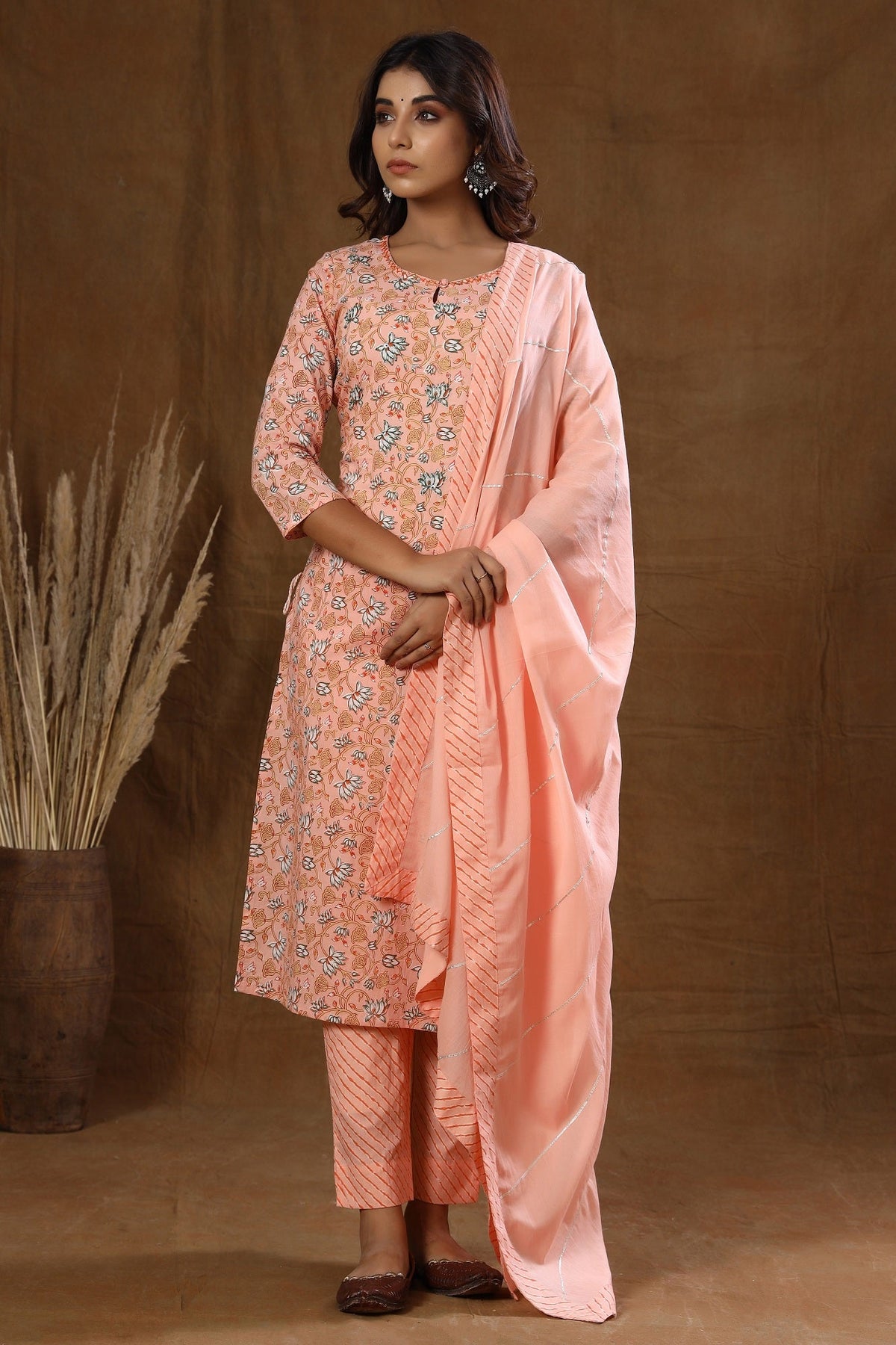 Kaajh Women's Pink Floral Print Beautiful Suit Set | Grocsy