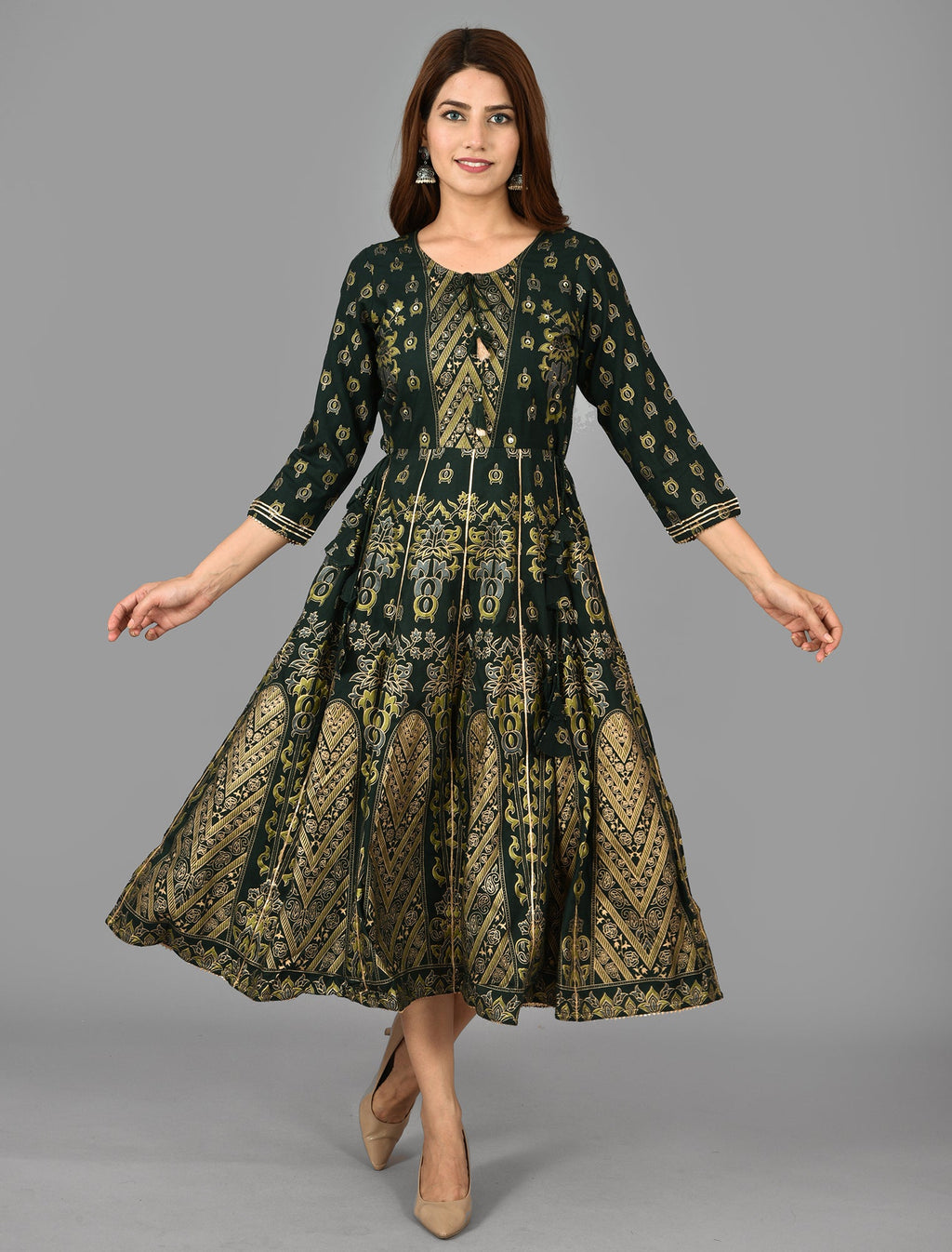 Kaajh Women's Green Gold Print Rayon Kurta | Grocsy