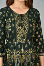 Kaajh Women's Green Gold Print Rayon Kurta | Grocsy
