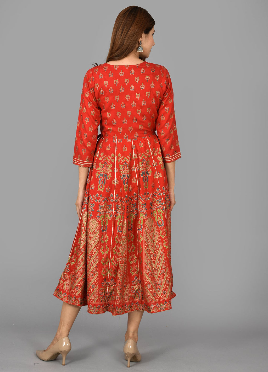 Kaajh Women's Red Gold Print Rayon Kurta | Grocsy