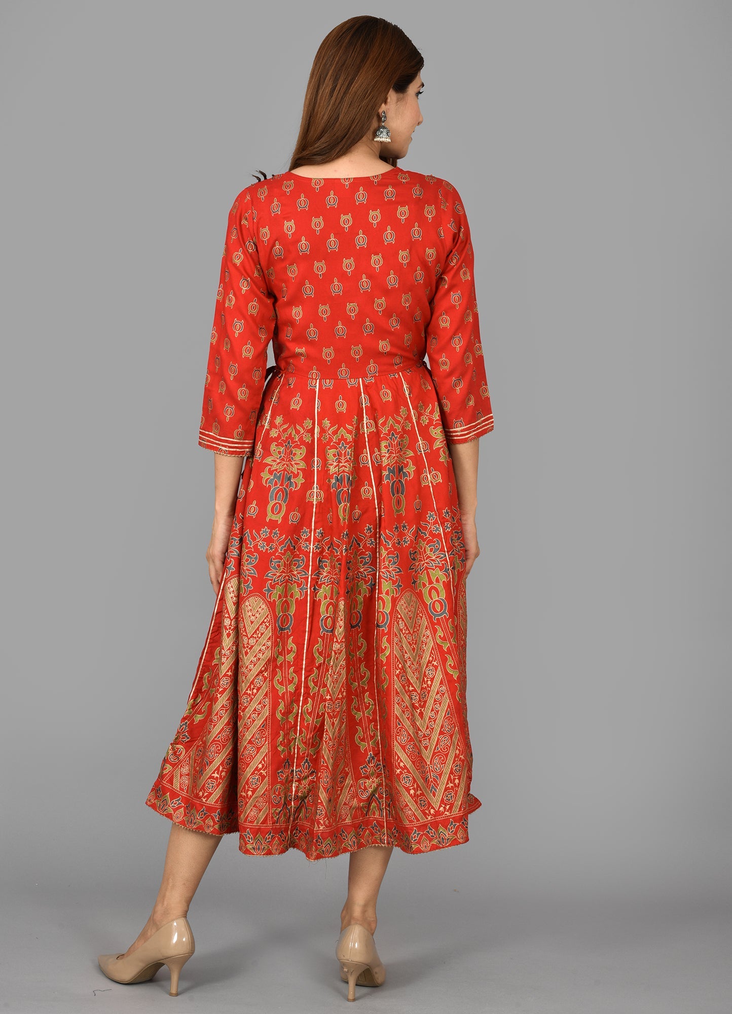 Kaajh Women's Red Gold Print Rayon Kurta | Grocsy