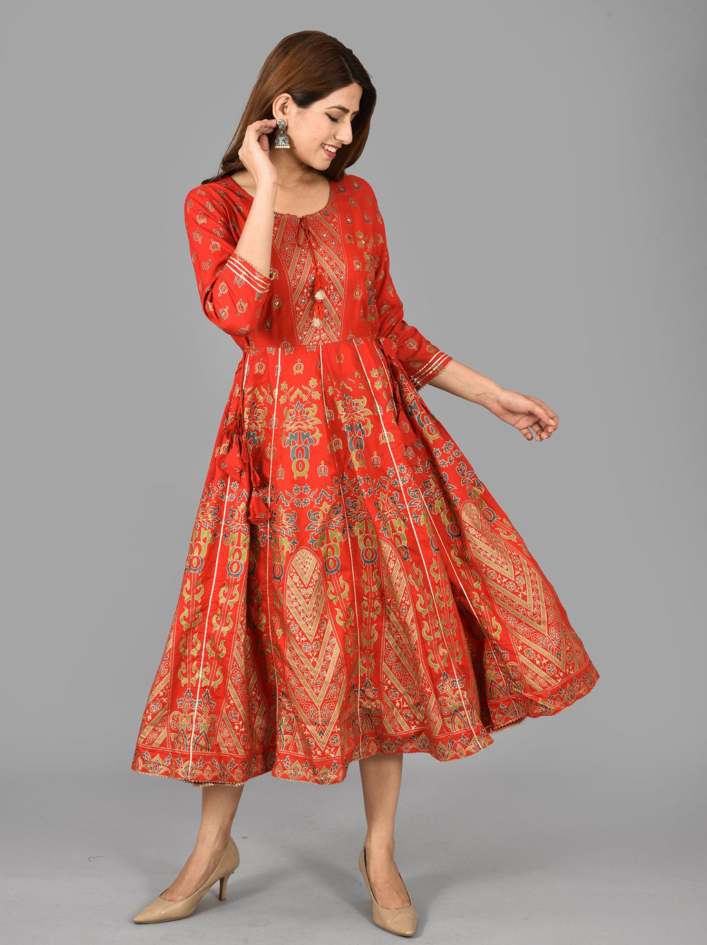 Kaajh Women's Red Gold Print Rayon Kurta | Grocsy