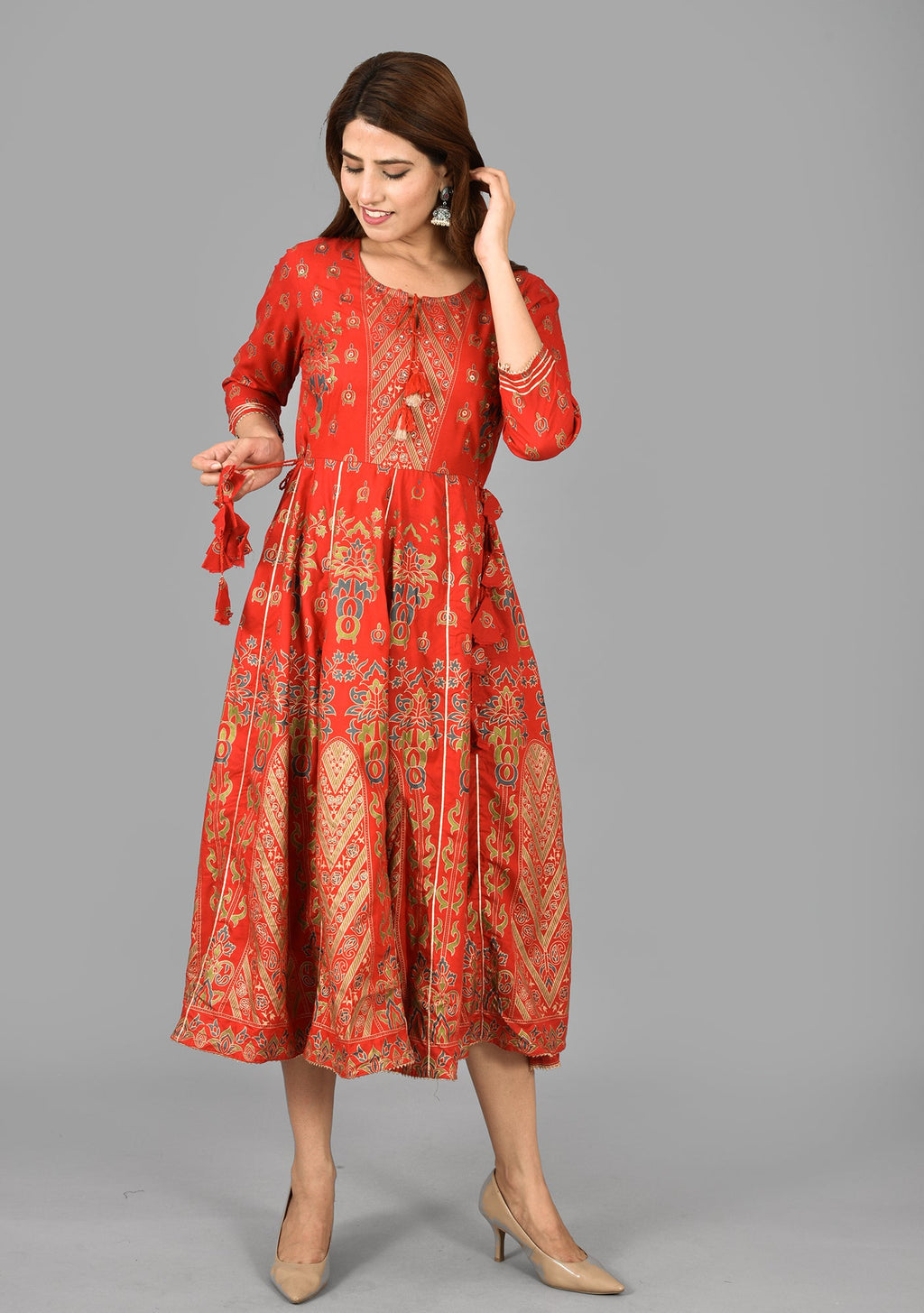 Kaajh Women's Red Gold Print Rayon Kurta | Grocsy