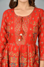 Kaajh Women's Red Gold Print Rayon Kurta | Grocsy