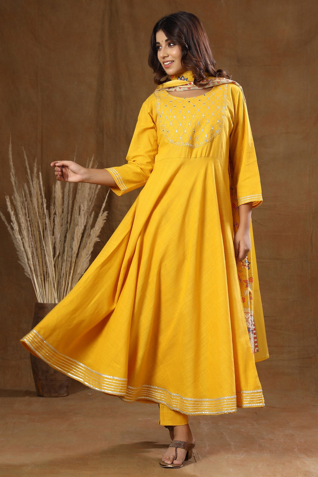 Kaajh Women's Yellow Mirror Embroidery Anarkali Suit Set | Grocsy