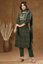 Kaajh Women's Green Bandhej Embroidery Suit Set | Grocsy