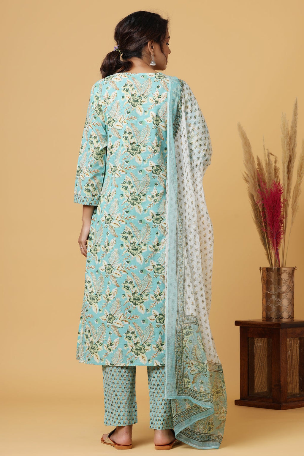 Kaajh Women's Green Mirror Embroidered Suit Set | Grocsy