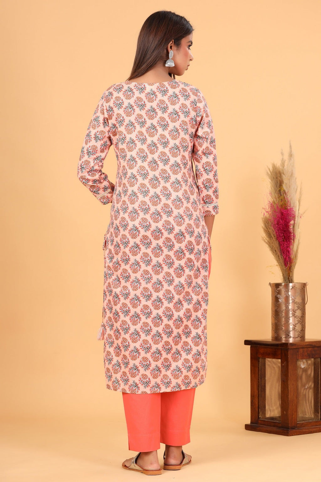 Kaajh Women's Peach Floral Printed Kurta Pant Set | Grocsy
