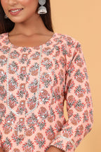 Kaajh Women's Peach Floral Printed Kurta Pant Set | Grocsy