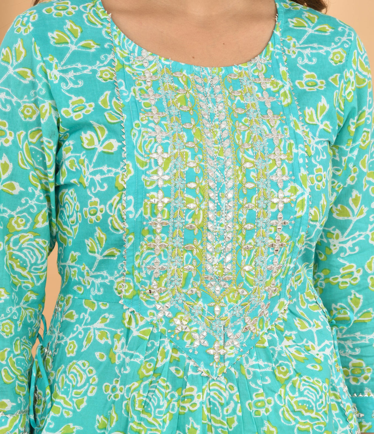 Kaajh Women's Sea Green Floral Printed Kurta Pant Set | Grocsy