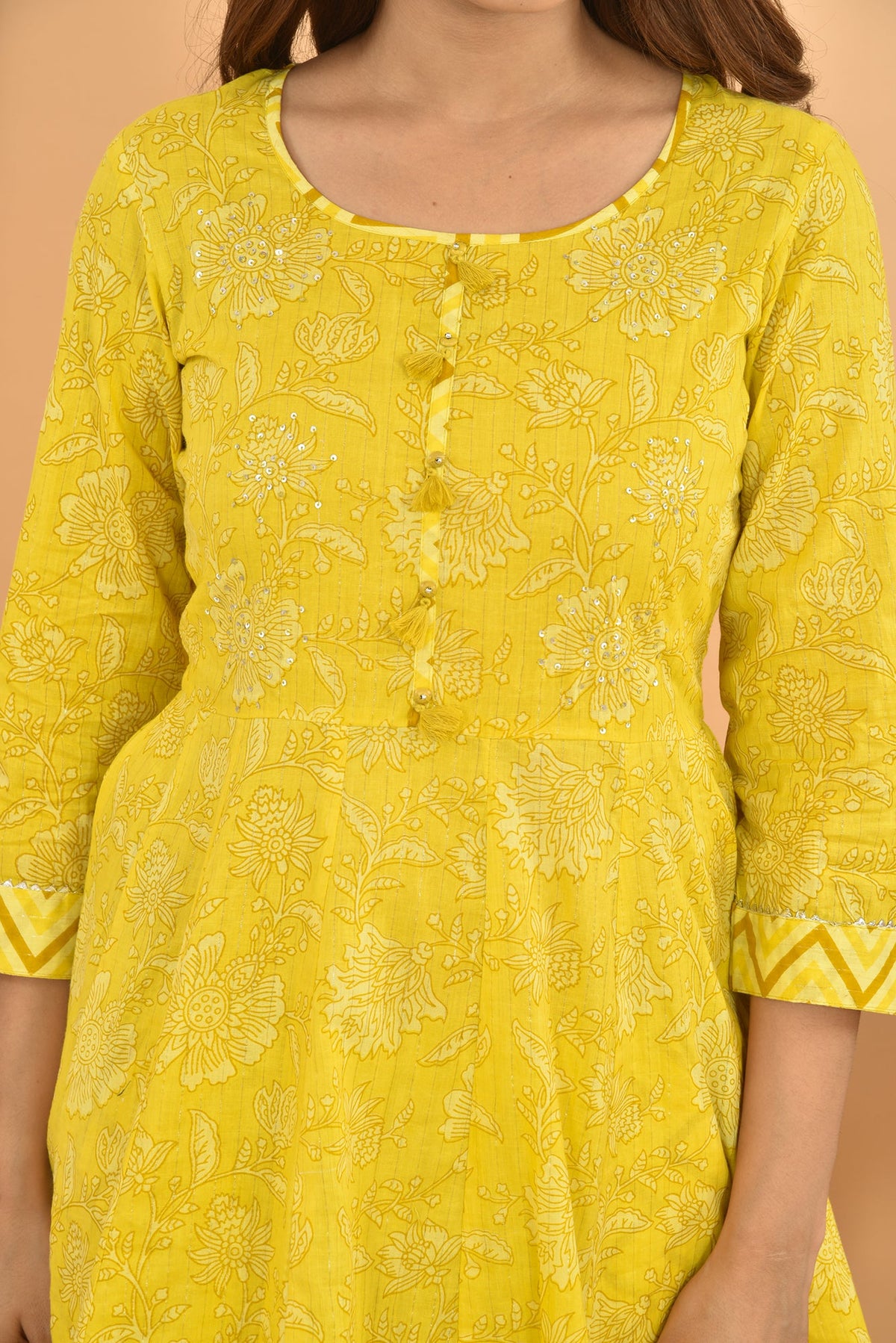 Kaajh Women's Yellow Floral Printed Mini Kurta Pant Set | Grocsy